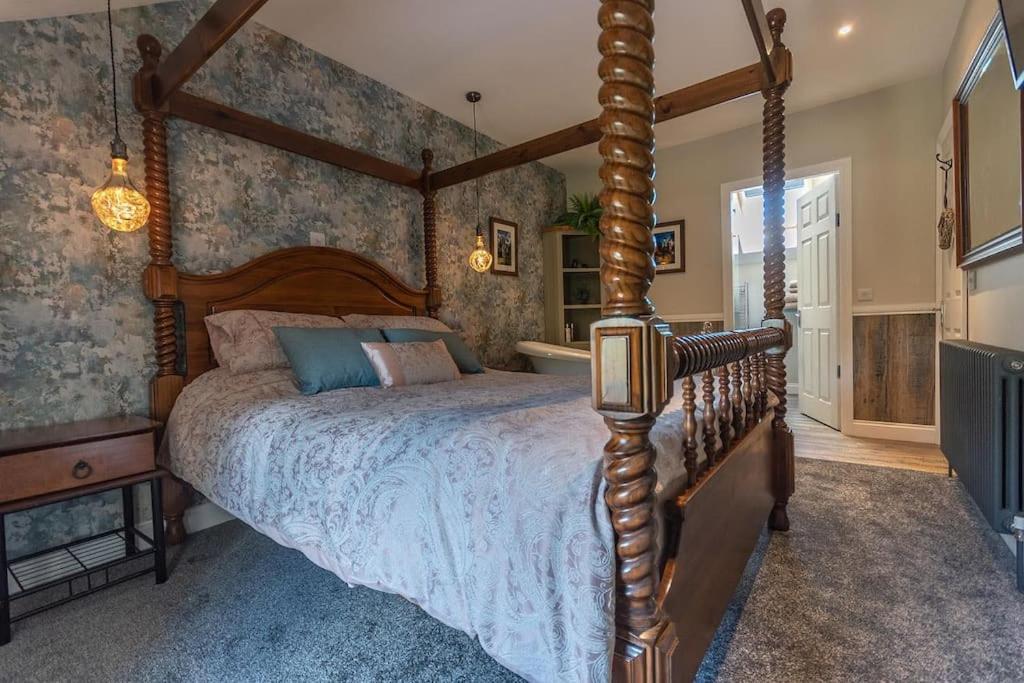 Apartment Luxury Retreat In Lincolnshire With Hot Tub Cranwell