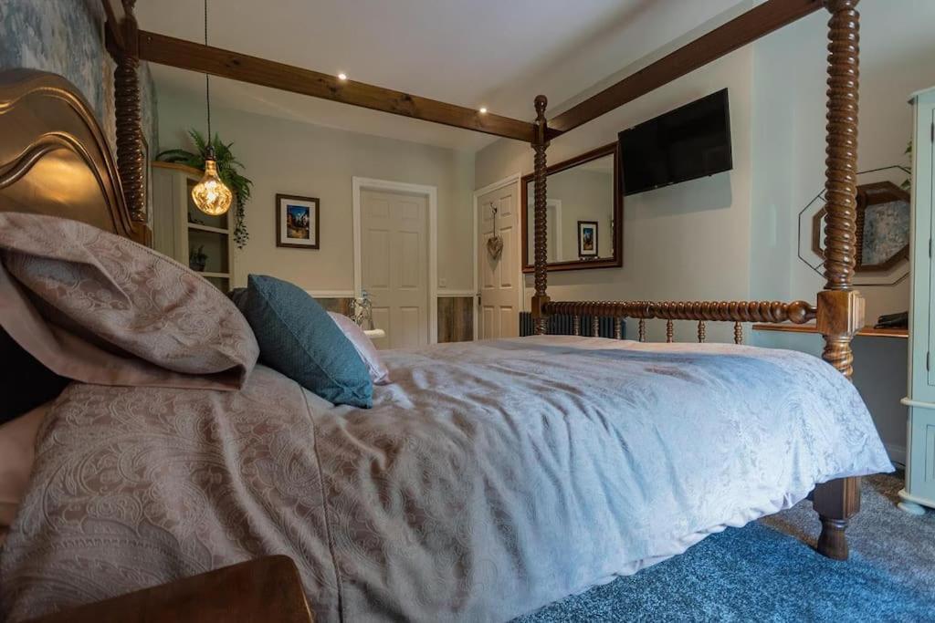 Luxury Retreat In Lincolnshire With Hot Tub Cranwell
